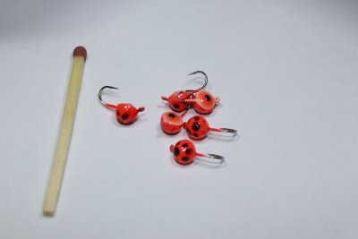 Halv Kula - Röd med svarta prickar - 5 mm
